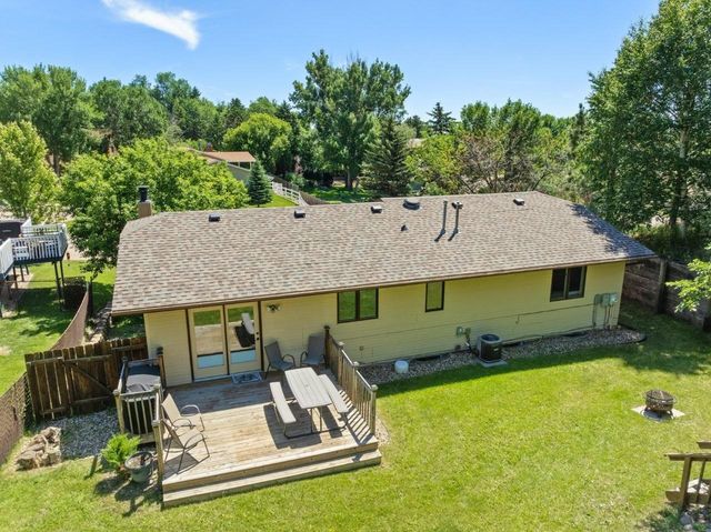 1113 23rd St NW, Minot, ND 58703