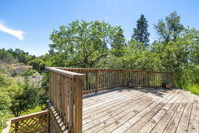 1113 23rd St NW, Minot, ND 58703