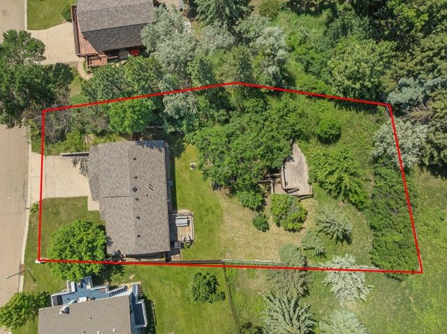 1113 23rd St NW, Minot, ND 58703