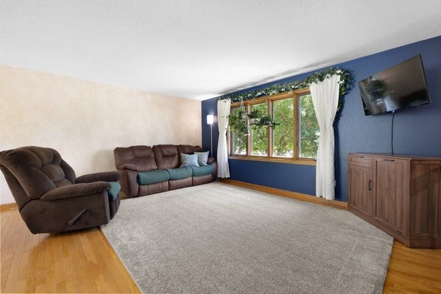 1113 23rd St NW, Minot, ND 58703