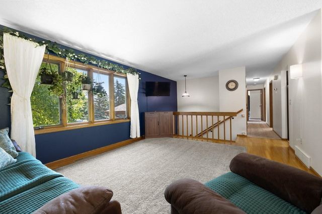 1113 23rd St NW, Minot, ND 58703