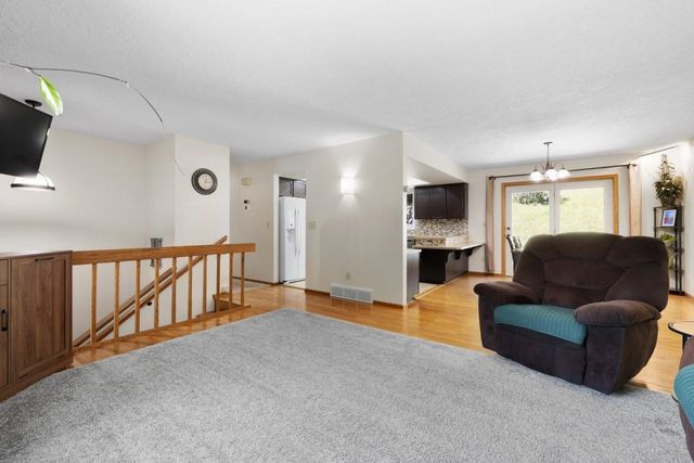 1113 23rd St NW, Minot, ND 58703
