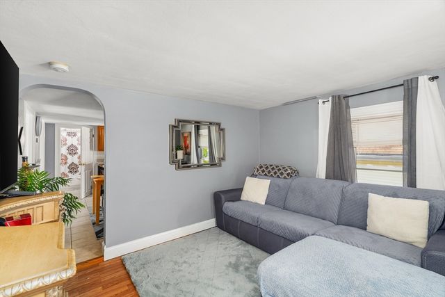 62 Mary Ave, East Providence, RI 02914