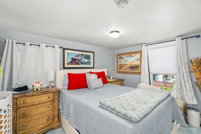 62 Mary Ave, East Providence, RI 02914