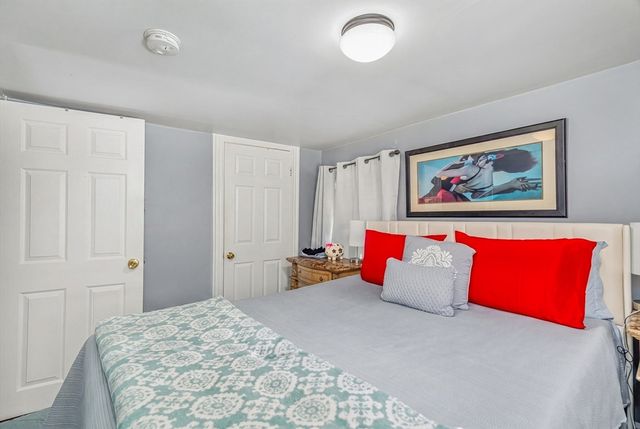62 Mary Ave, East Providence, RI 02914