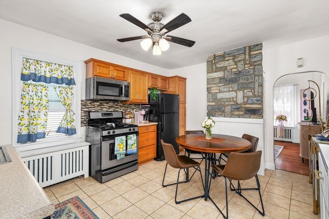 62 Mary Ave, East Providence, RI 02914