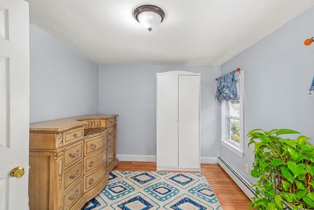 62 Mary Ave, East Providence, RI 02914