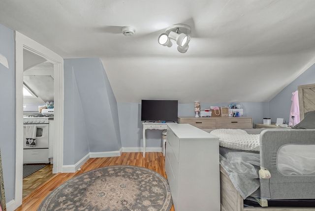 62 Mary Ave, East Providence, RI 02914