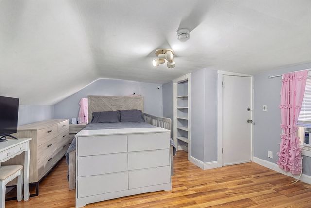 62 Mary Ave, East Providence, RI 02914