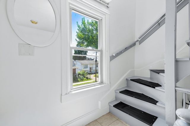 62 Mary Ave, East Providence, RI 02914