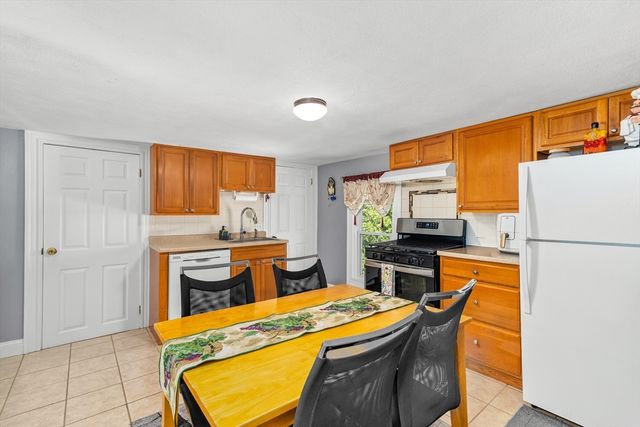 62 Mary Ave, East Providence, RI 02914