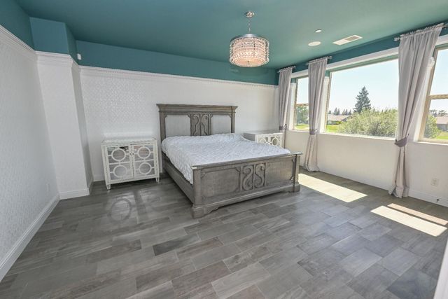 1645 E Benvenuto Drive, Fresno, CA 93730