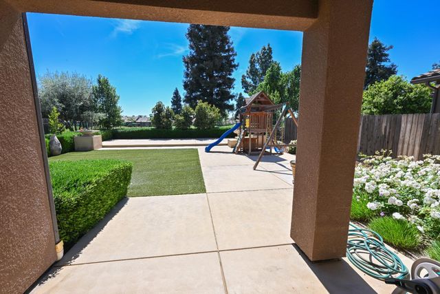 1645 E Benvenuto Drive, Fresno, CA 93730