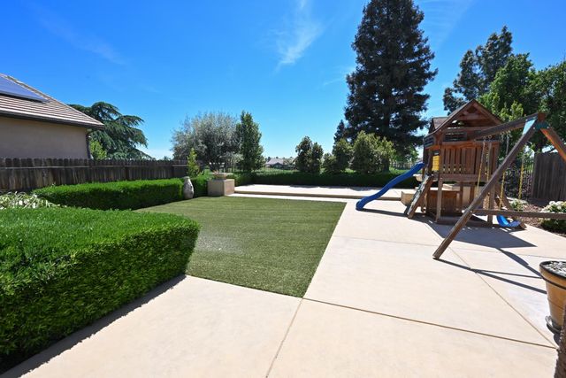 1645 E Benvenuto Drive, Fresno, CA 93730