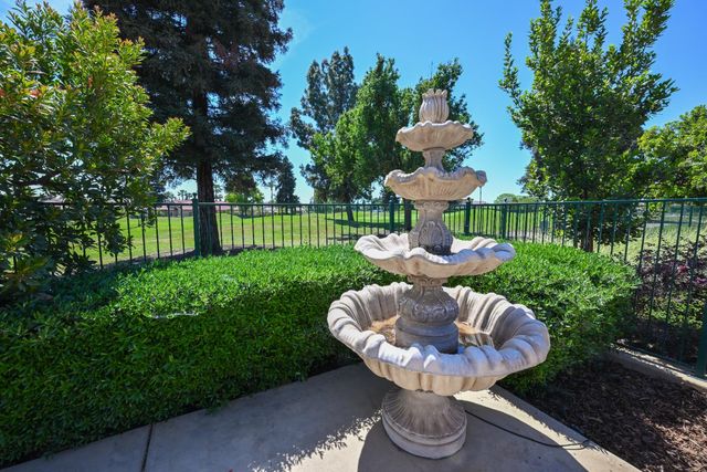 1645 E Benvenuto Drive, Fresno, CA 93730