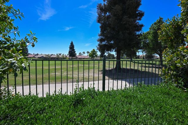 1645 E Benvenuto Drive, Fresno, CA 93730