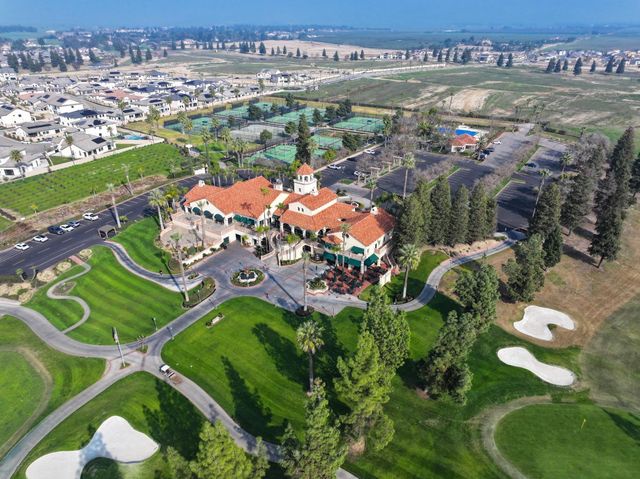 1645 E Benvenuto Drive, Fresno, CA 93730