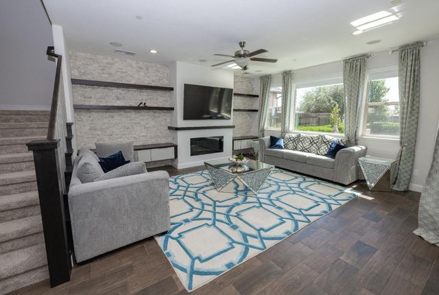 1645 E Benvenuto Drive, Fresno, CA 93730