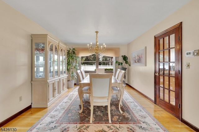 184 Stonehenge Ter, Clark Twp., NJ 07066