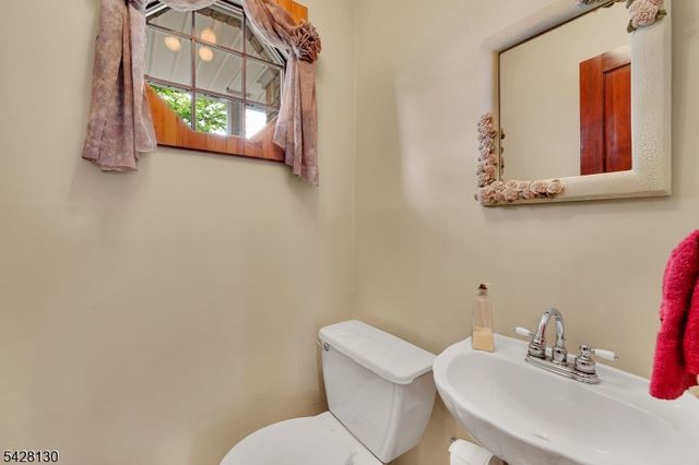 184 Stonehenge Ter, Clark Twp., NJ 07066