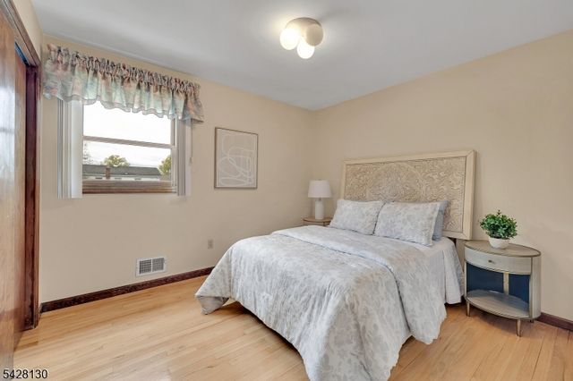 184 Stonehenge Ter, Clark Twp., NJ 07066