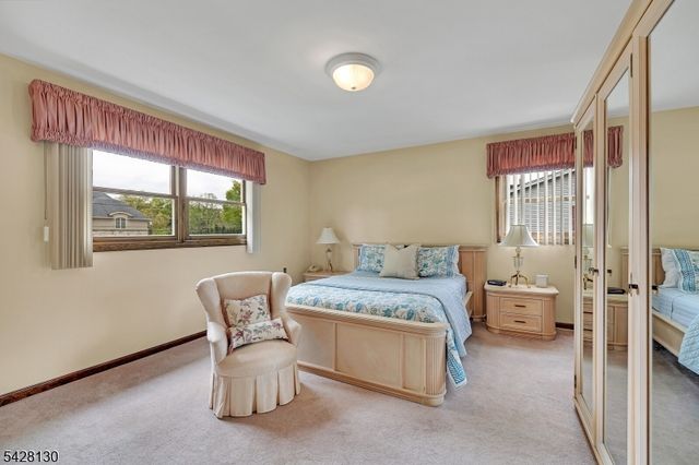 184 Stonehenge Ter, Clark Twp., NJ 07066