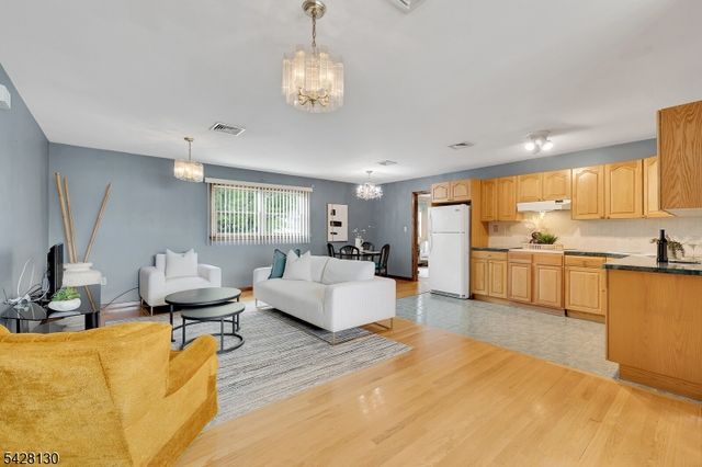 184 Stonehenge Ter, Clark Twp., NJ 07066