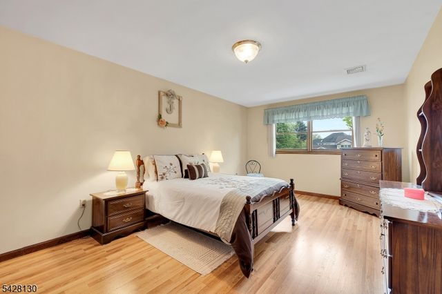 184 Stonehenge Ter, Clark Twp., NJ 07066