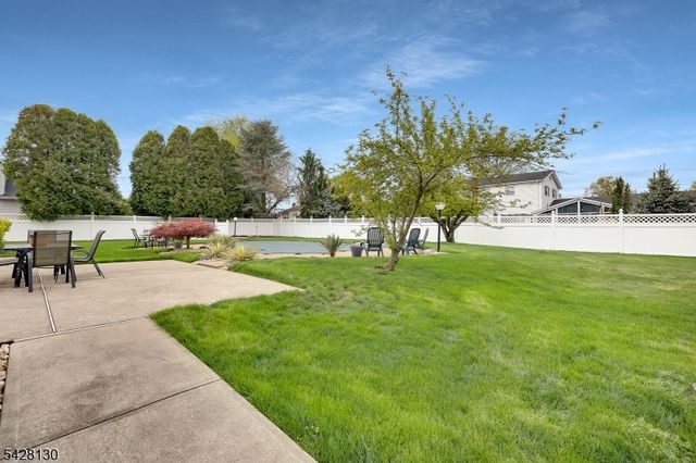 184 Stonehenge Ter, Clark Twp., NJ 07066
