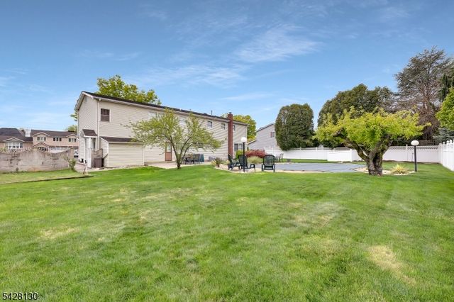 184 Stonehenge Ter, Clark Twp., NJ 07066