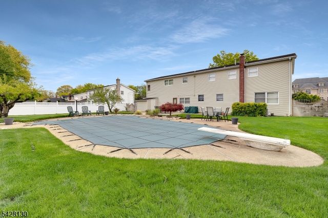 184 Stonehenge Ter, Clark Twp., NJ 07066