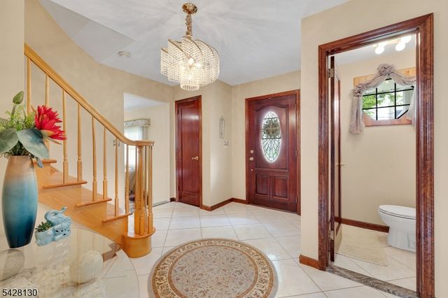 184 Stonehenge Ter, Clark Twp., NJ 07066