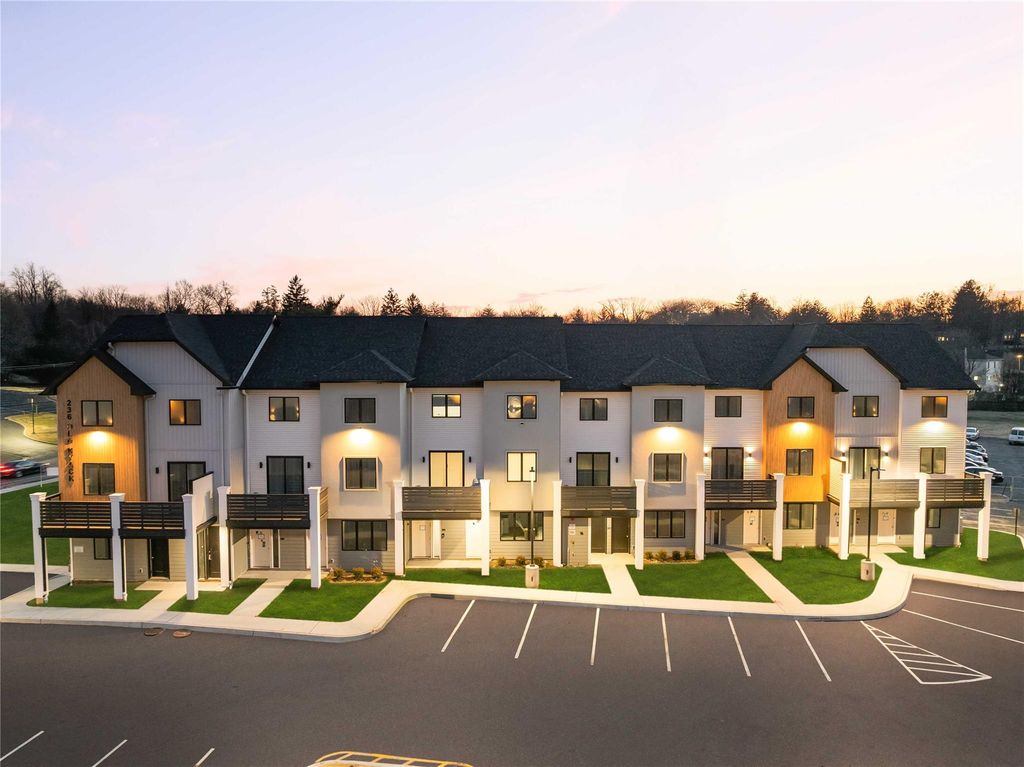 232 Old Nyack Turnpike 201, Spring Valley, NY 10977