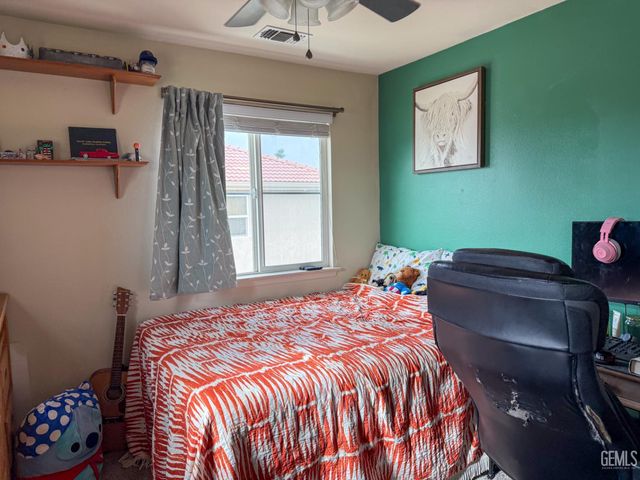 9412 Poseidon Street, Bakersfield, CA 93306