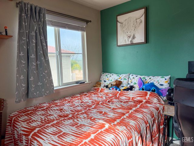 9412 Poseidon Street, Bakersfield, CA 93306