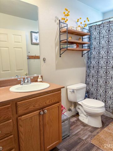 9412 Poseidon Street, Bakersfield, CA 93306