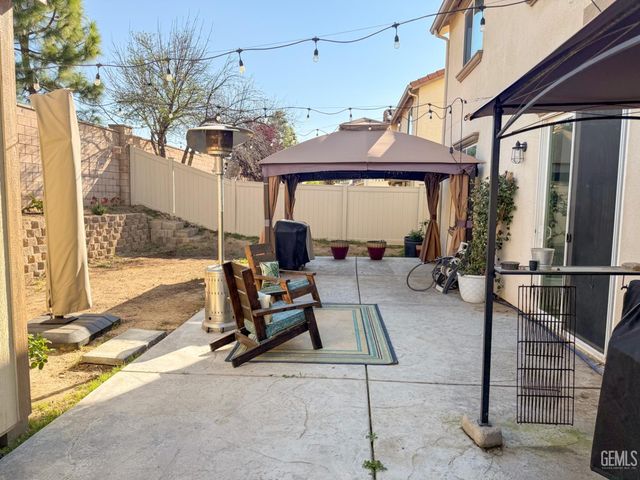 9412 Poseidon Street, Bakersfield, CA 93306