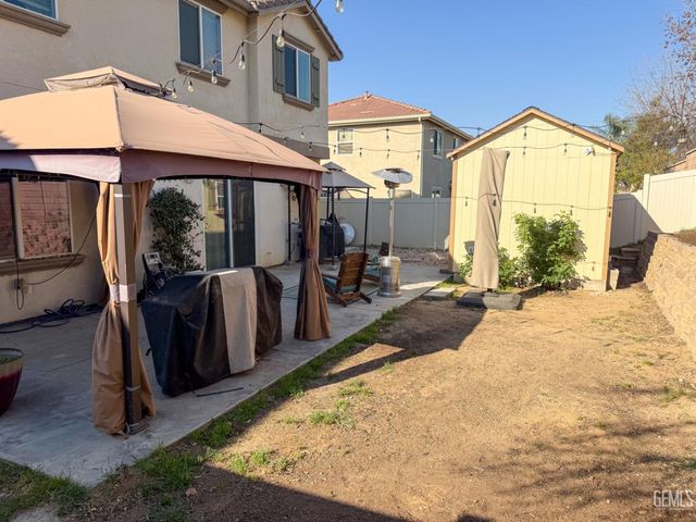 9412 Poseidon Street, Bakersfield, CA 93306