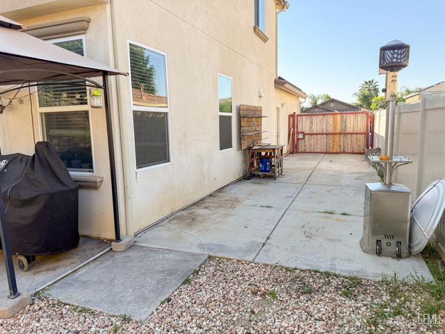 9412 Poseidon Street, Bakersfield, CA 93306