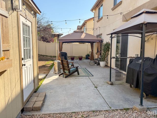 9412 Poseidon Street, Bakersfield, CA 93306