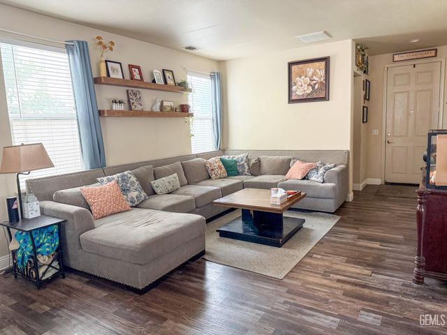 9412 Poseidon Street, Bakersfield, CA 93306