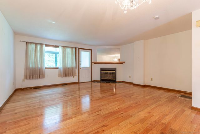 1 Oak Forest Drive 5, Manchester, CT 06042