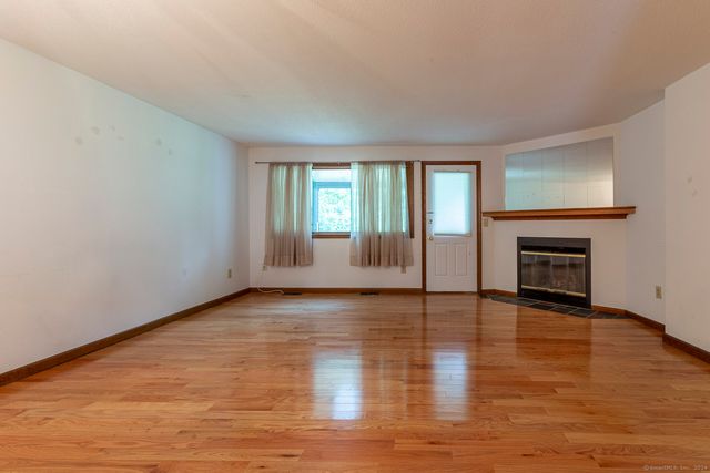 1 Oak Forest Drive 5, Manchester, CT 06042