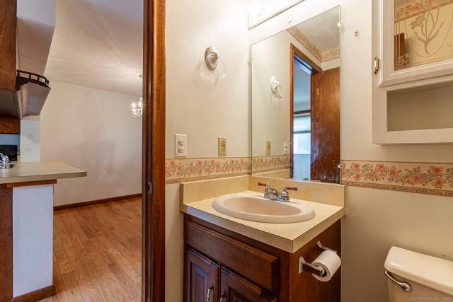 1 Oak Forest Drive 5, Manchester, CT 06042