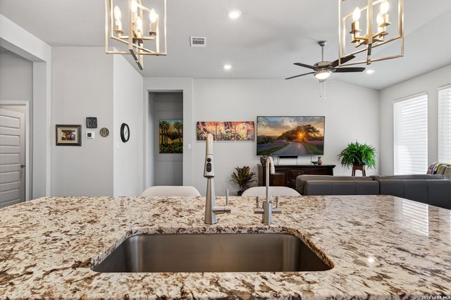 3330 RIZZOLI AVE, San Antonio, TX 78261