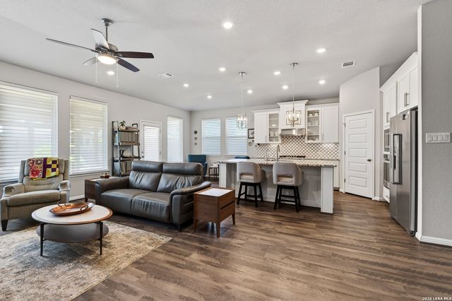 3330 RIZZOLI AVE, San Antonio, TX 78261