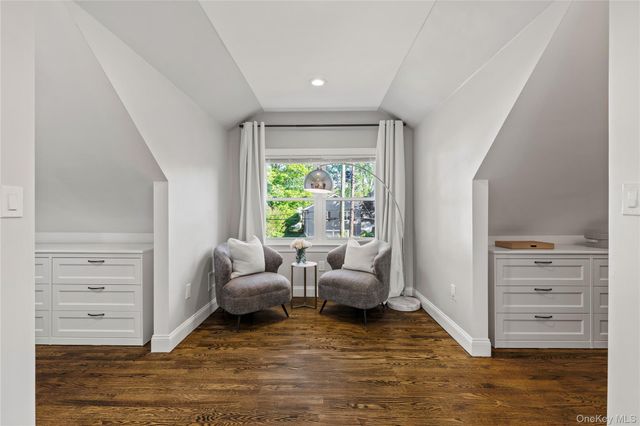 8 Rugby Road, New Rochelle, NY 10804