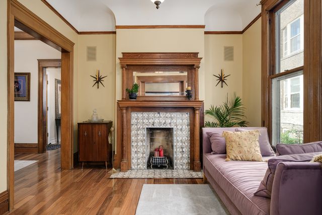 6316 N Magnolia Avenue, Chicago, IL 60660