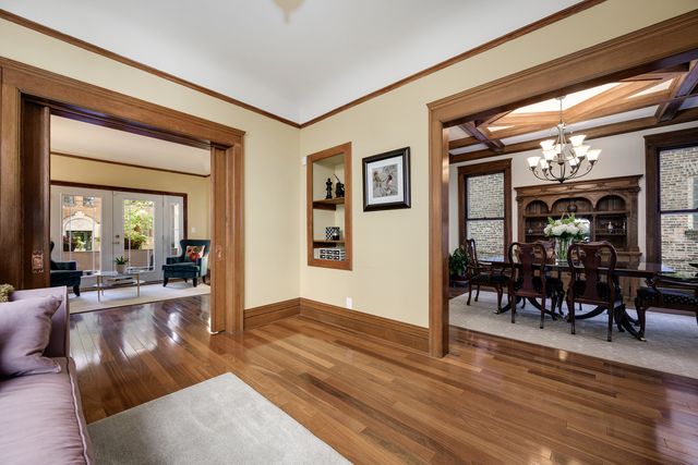 6316 N Magnolia Avenue, Chicago, IL 60660