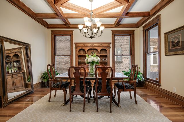 6316 N Magnolia Avenue, Chicago, IL 60660